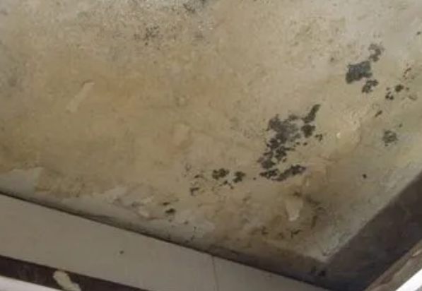 福贡阳台漏水维修公司分享下福贡卫生间渗水维修需要注意哪些问题。